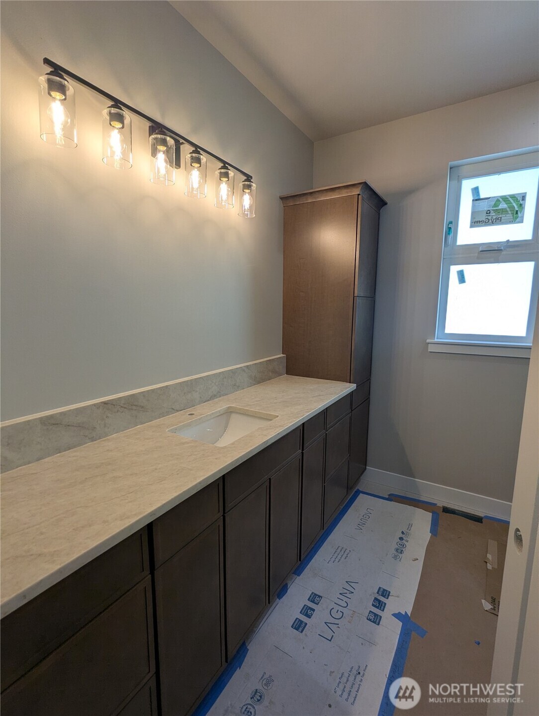 4481 Blackstone Way Property Photo 4