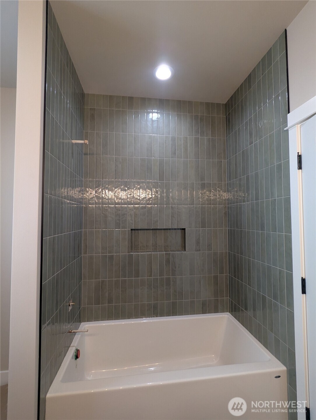 4481 Blackstone Way Property Photo 6