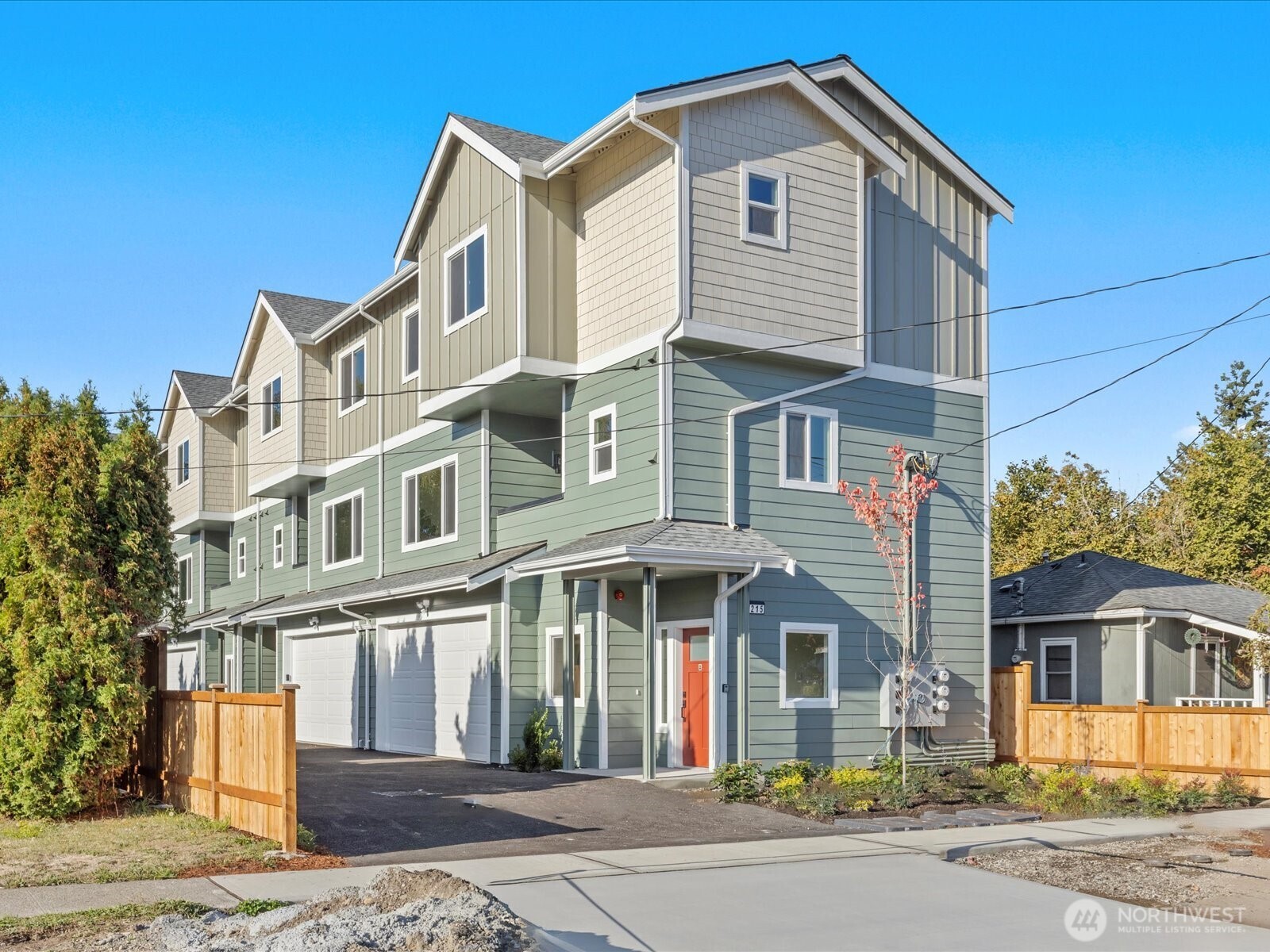 215 Corrin Avenue C Property Photo 2