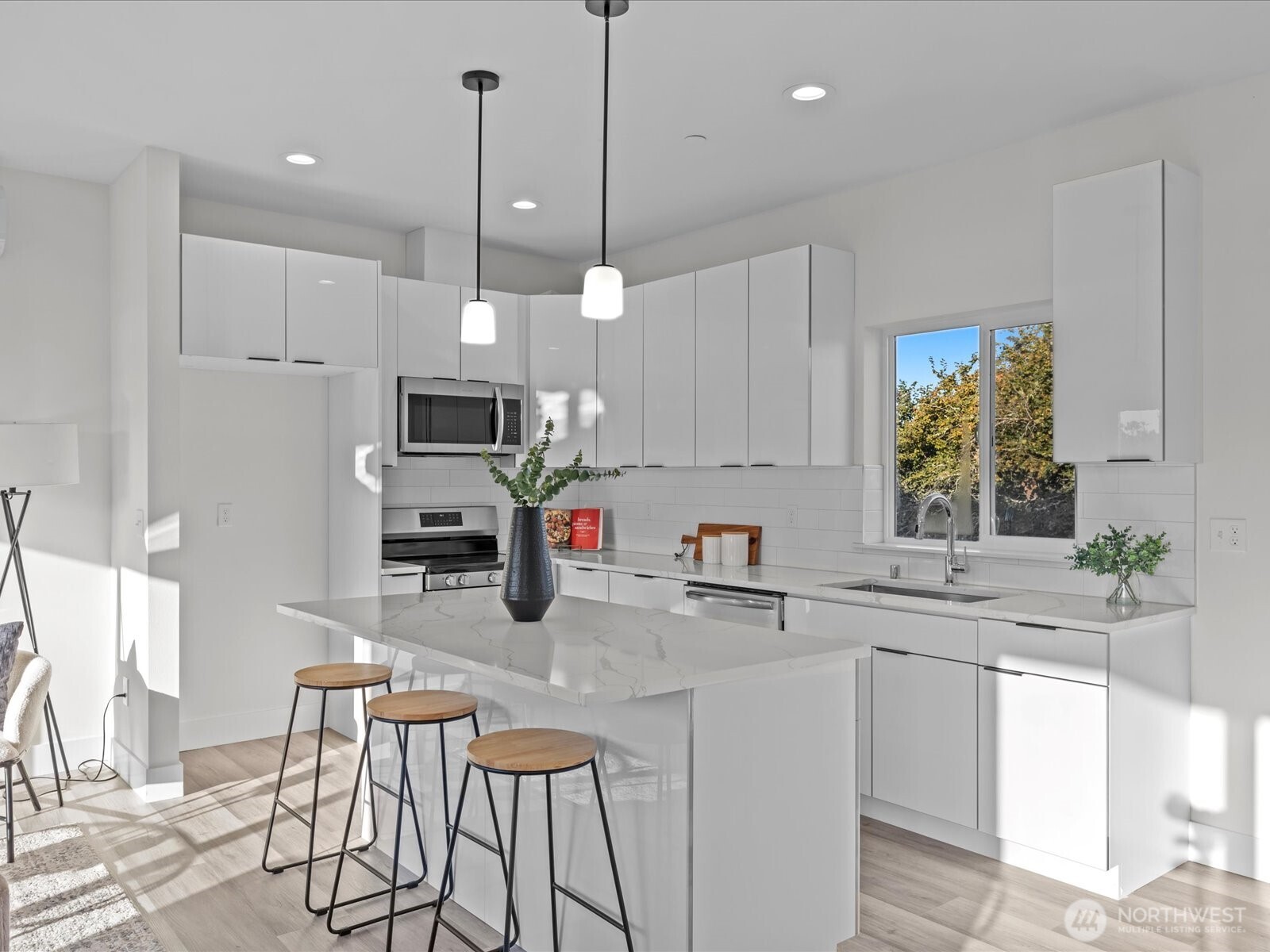 215 Corrin Avenue C Property Photo 10