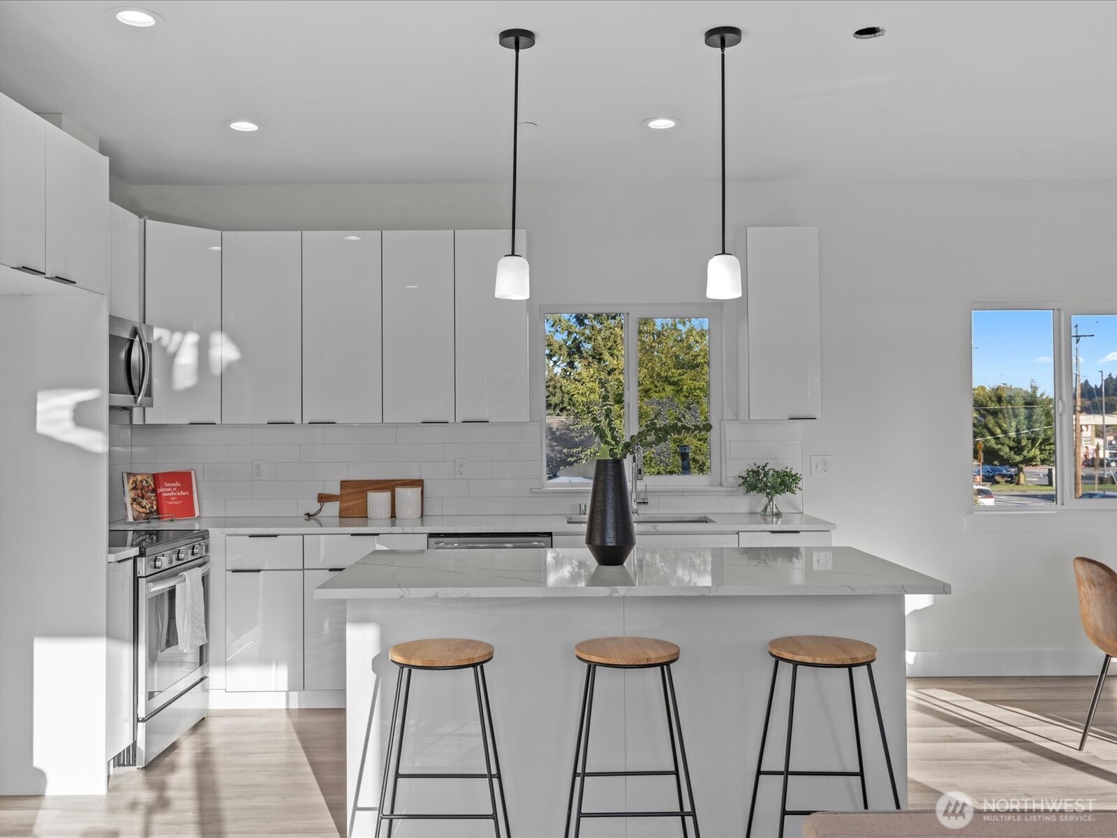 215 Corrin Avenue C Property Photo 13