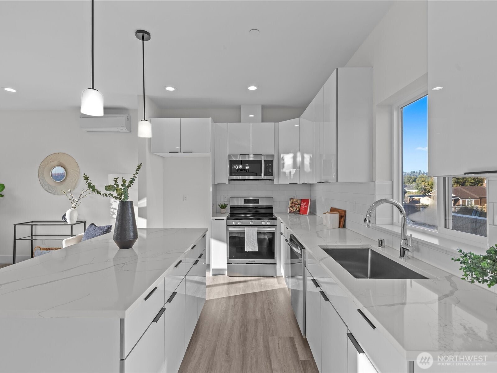 215 Corrin Avenue C Property Photo 14
