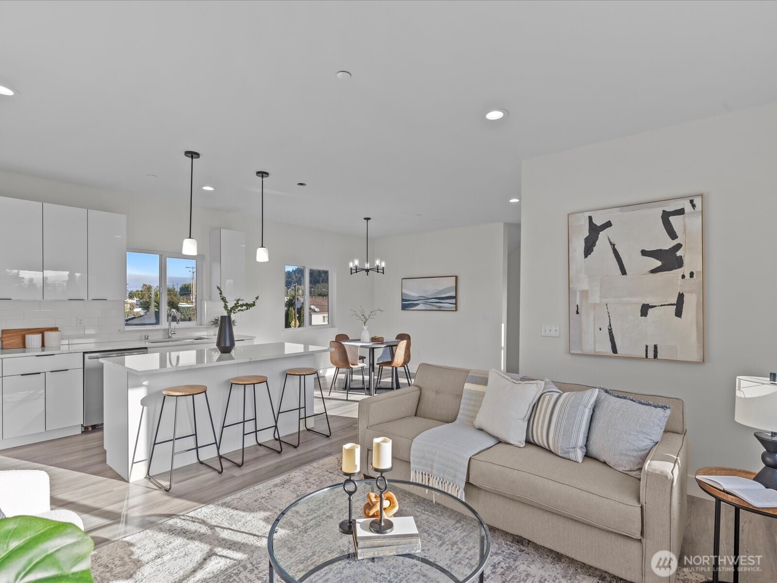 215 Corrin Avenue C Property Photo 16