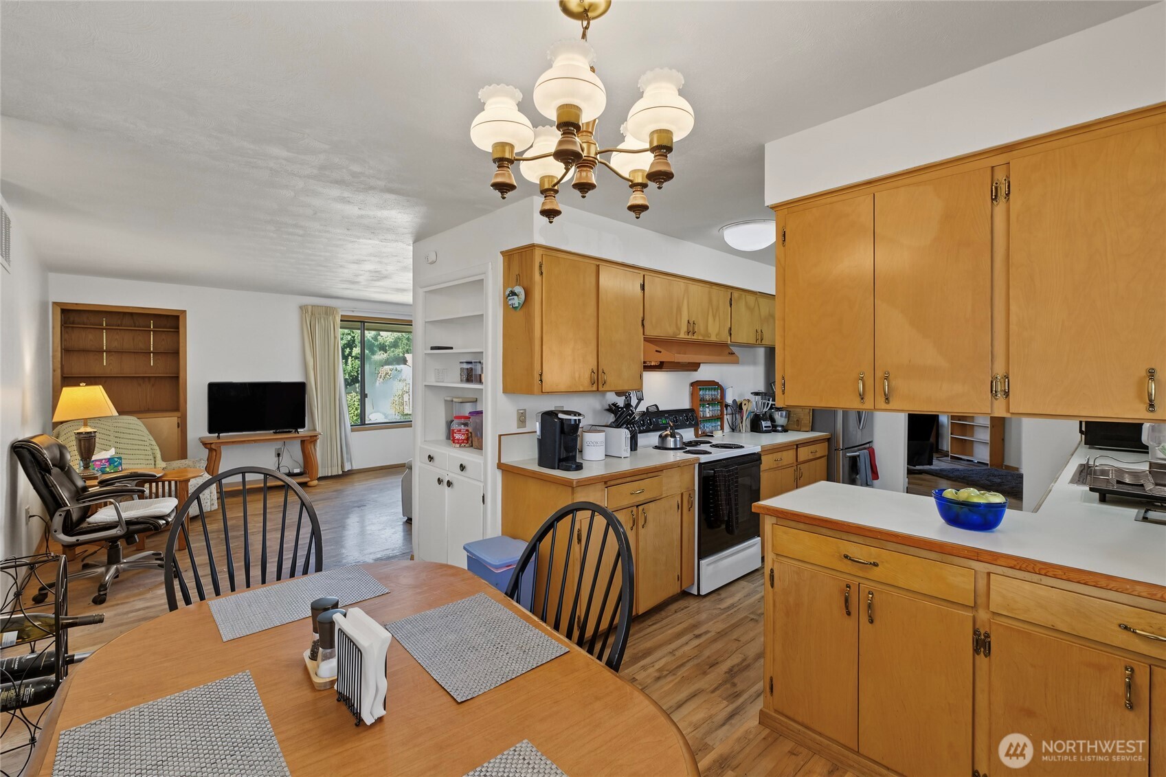 1786 5th St Ne Property Photo 3