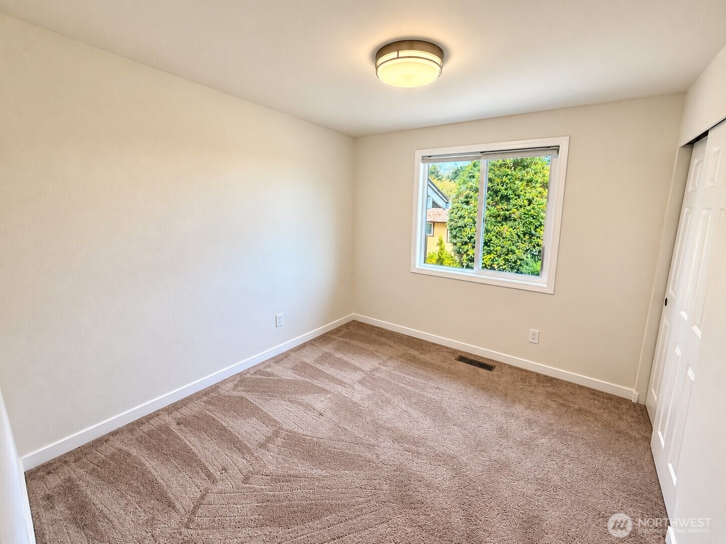 1719 N 105th Street Property Photo 11