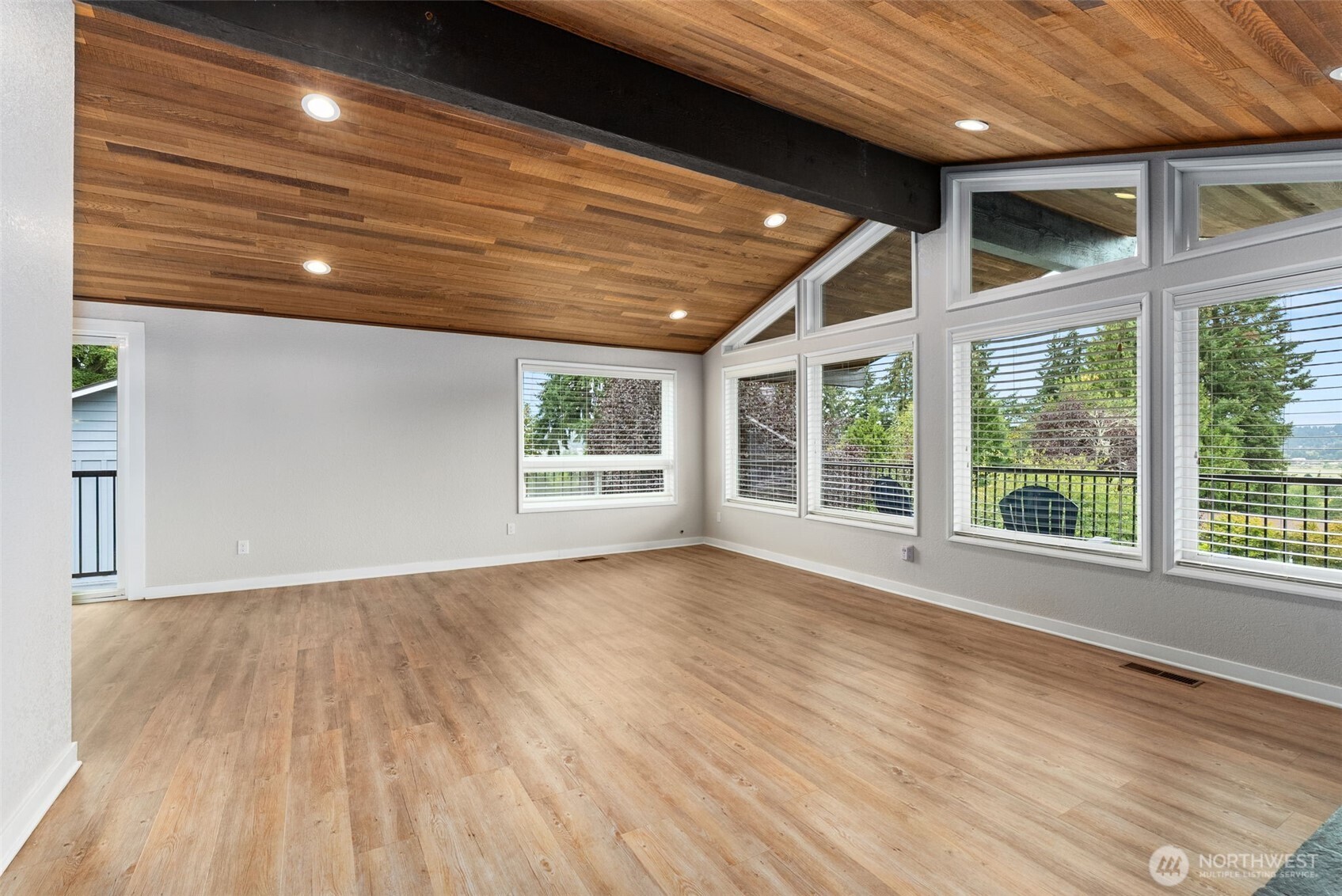 105 Sirius Place Property Photo 3