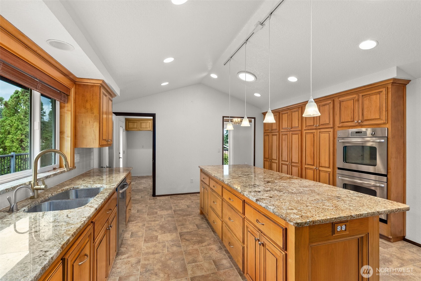 105 Sirius Place Property Photo 10