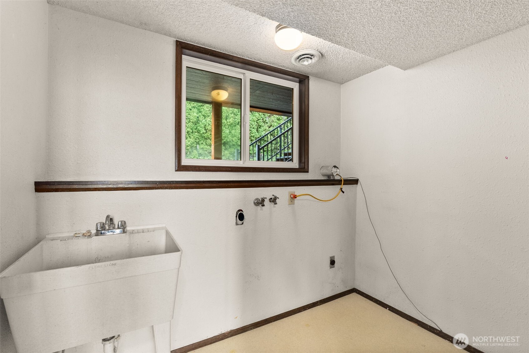 105 Sirius Place Property Photo 27