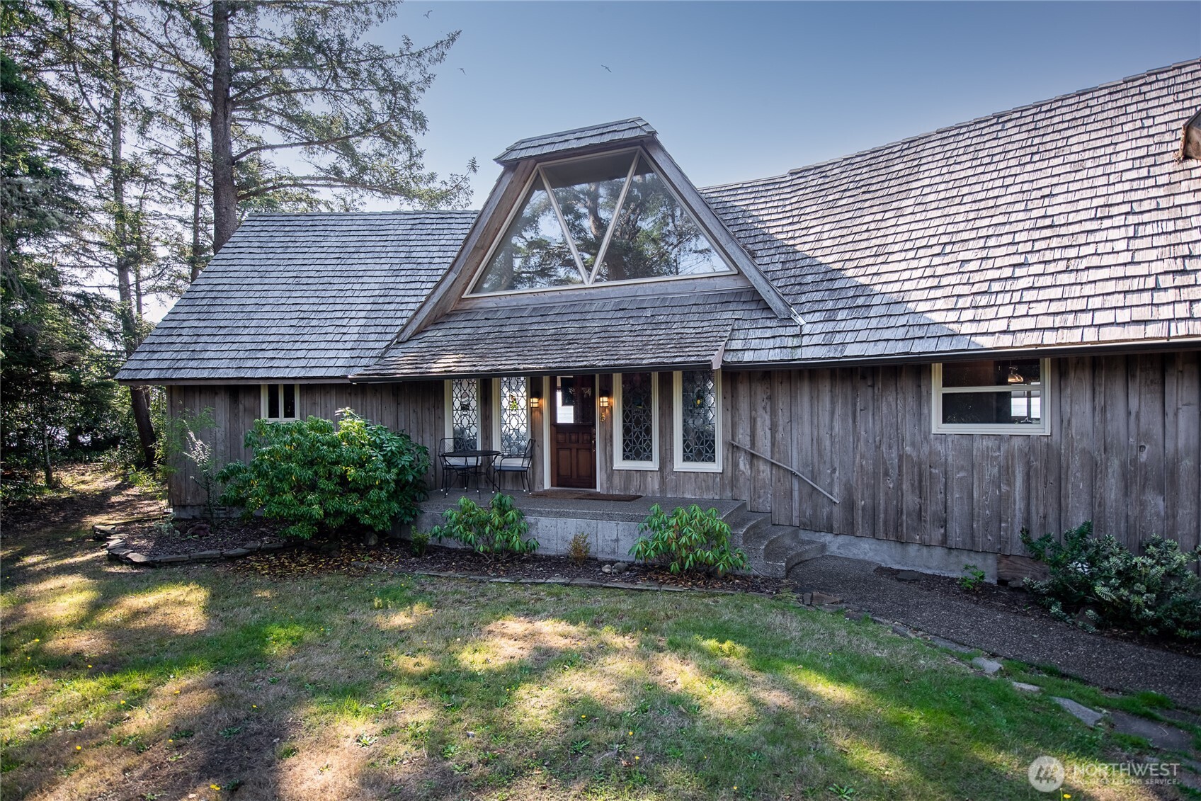 633 State Route 101 Property Photo 2
