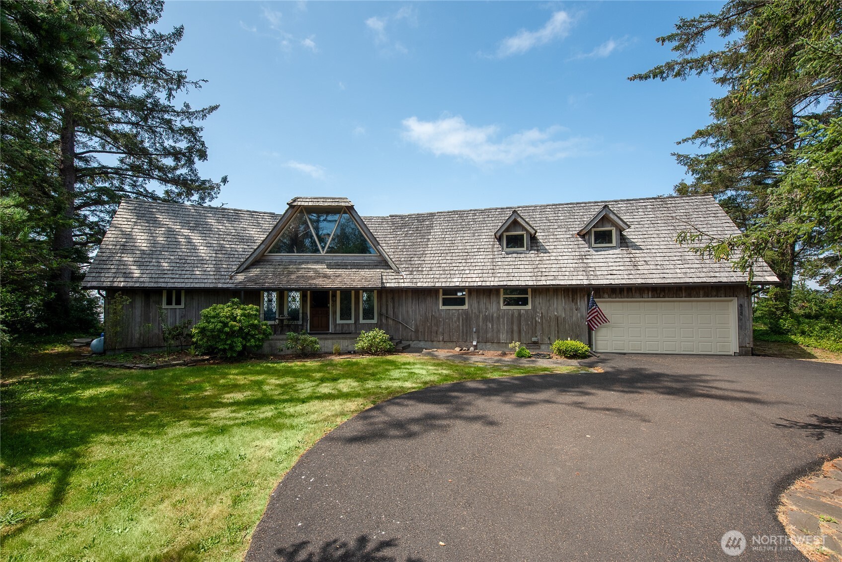 633 State Route 101 Property Photo 3