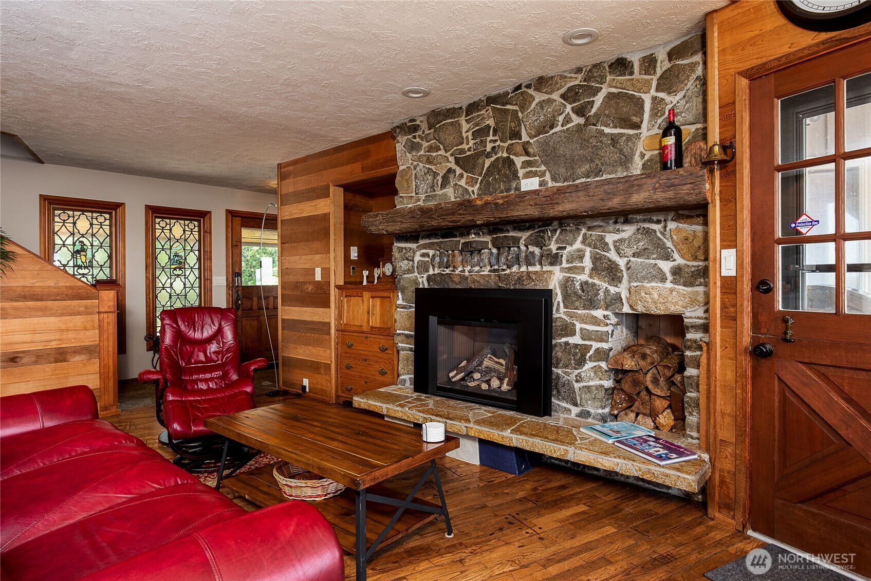 633 State Route 101 Property Photo 5