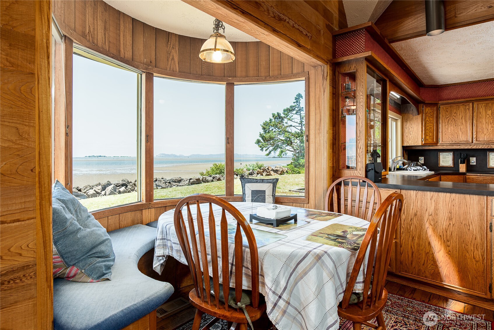 633 State Route 101 Property Photo 6