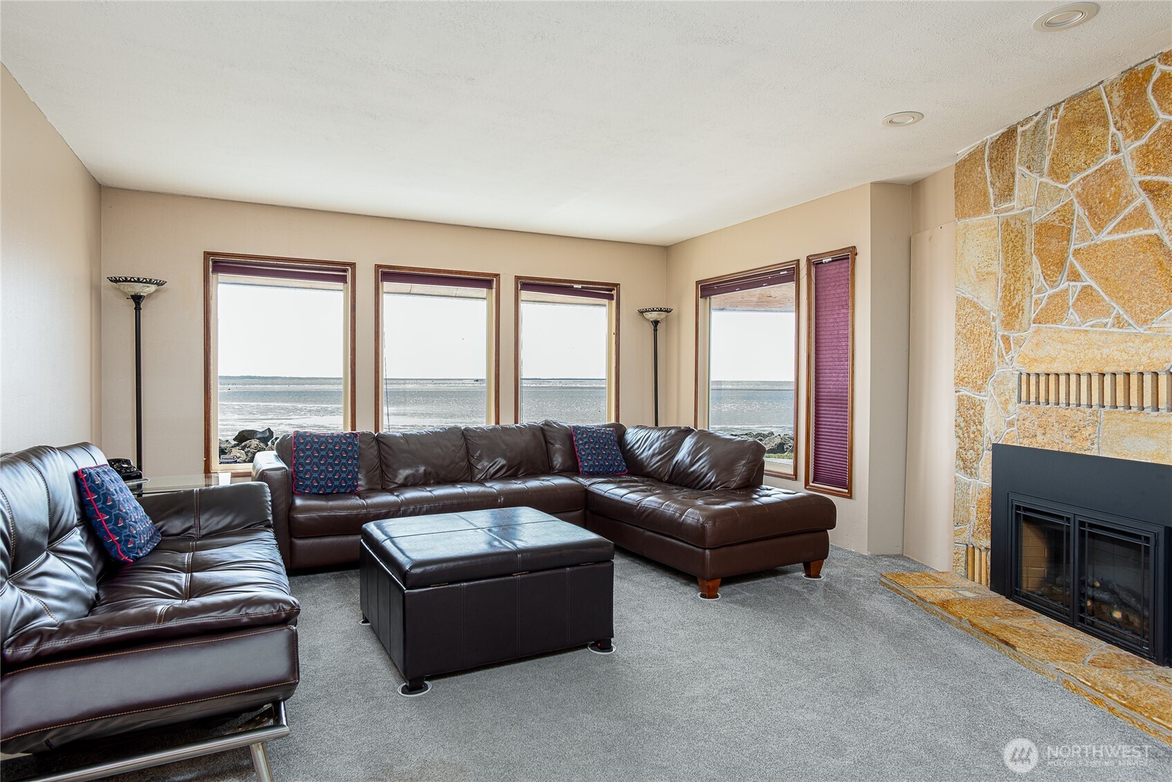 633 State Route 101 Property Photo 7