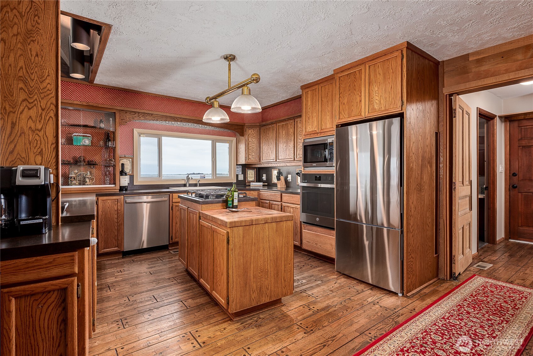 633 State Route 101 Property Photo 9