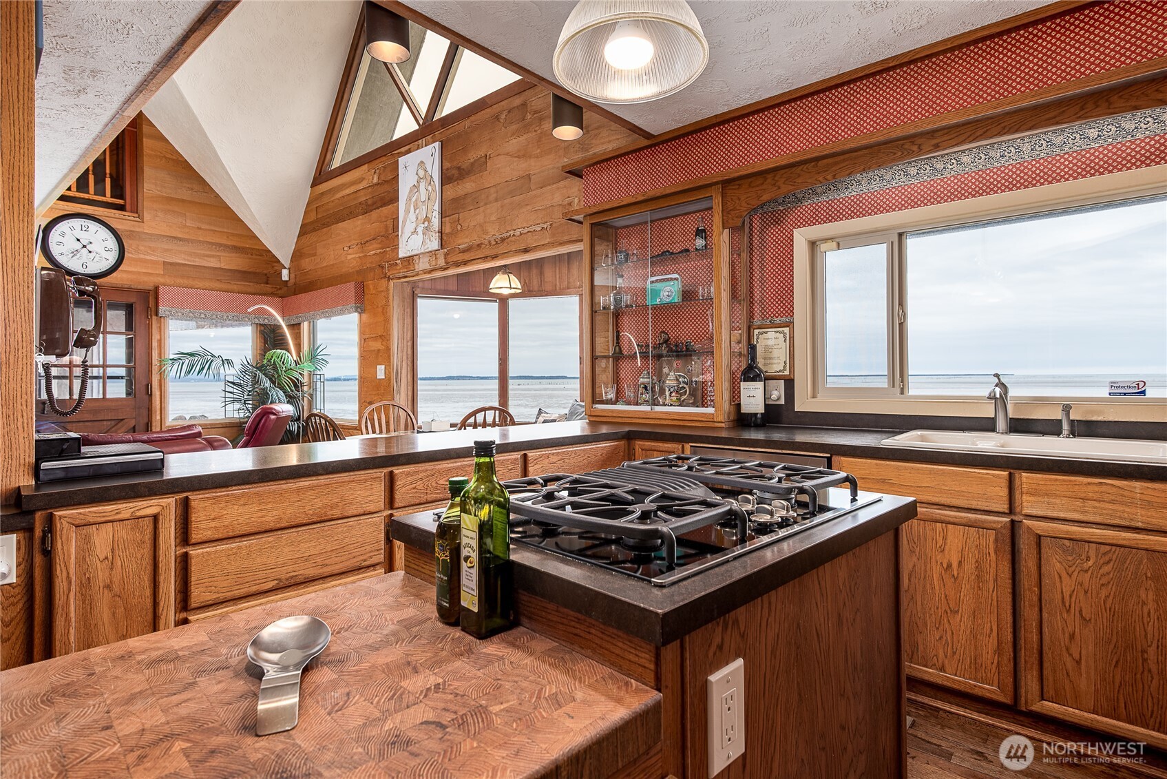 633 State Route 101 Property Photo 10