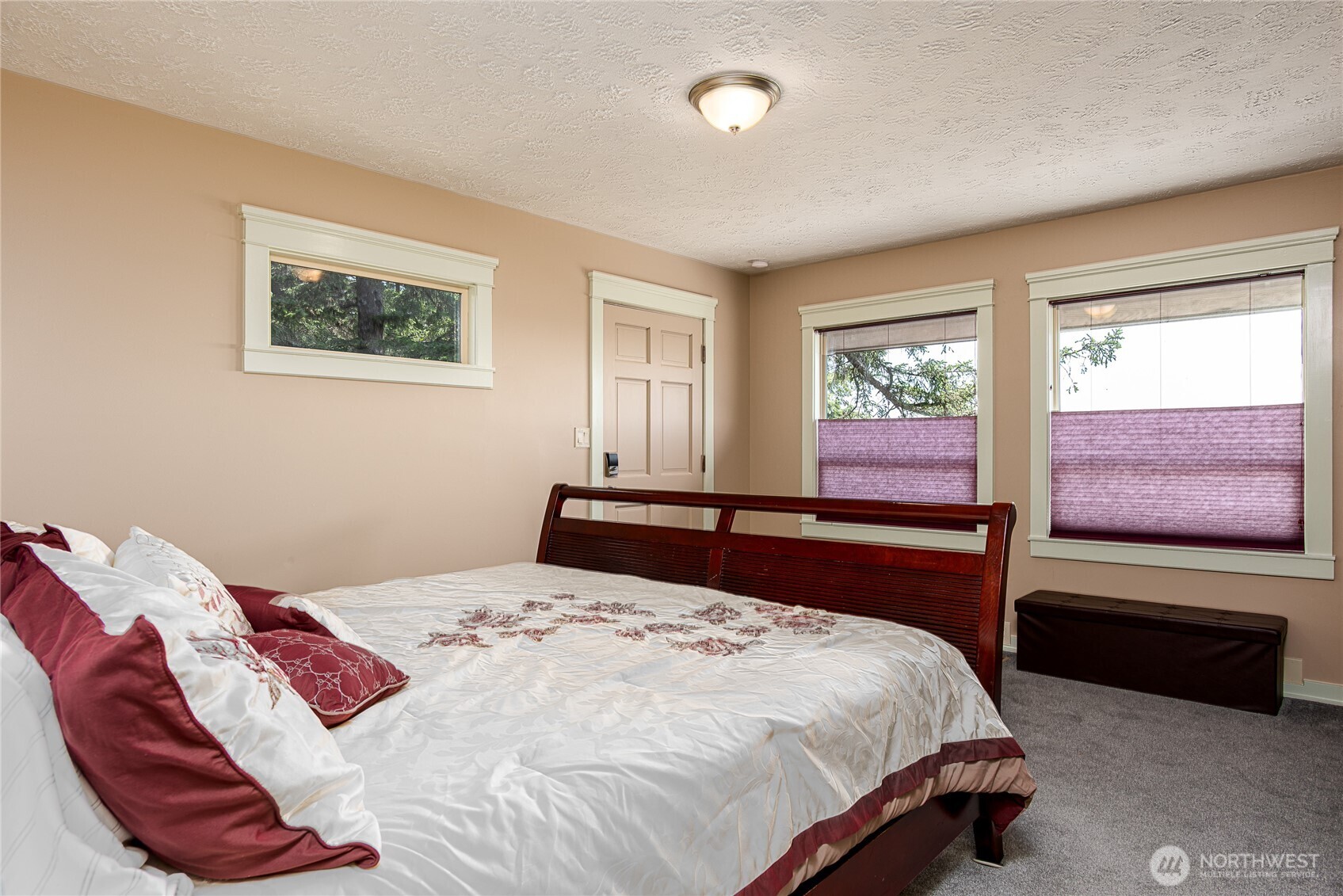 633 State Route 101 Property Photo 12