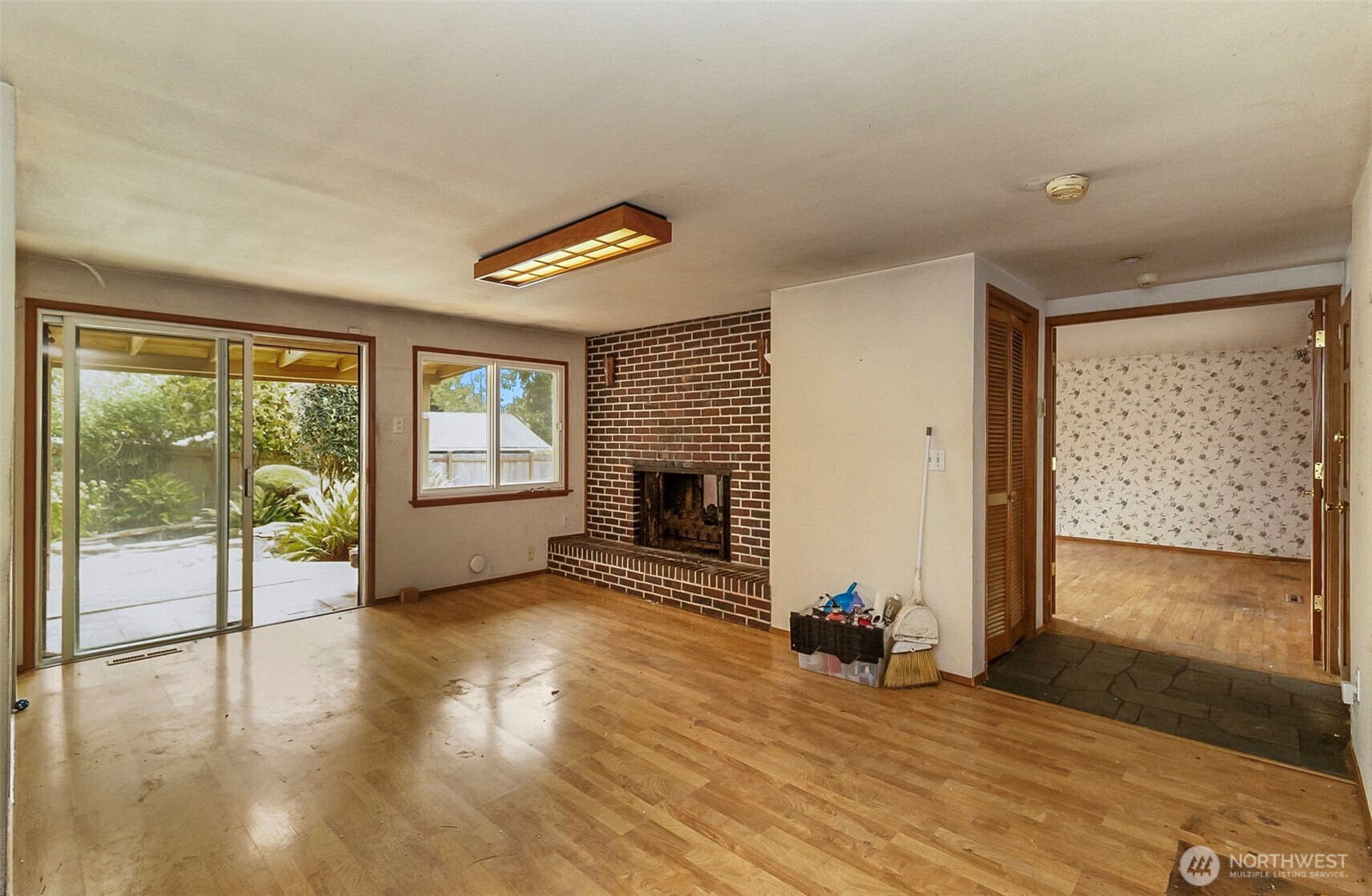 12042 14th Avenue Property Photo 5