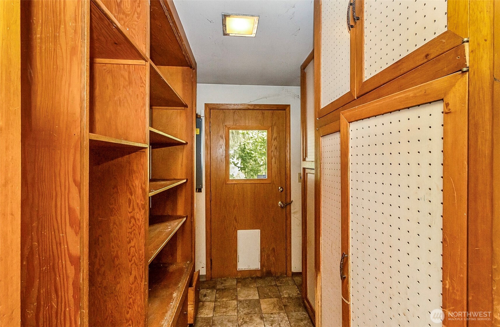 12042 14th Avenue Property Photo 8