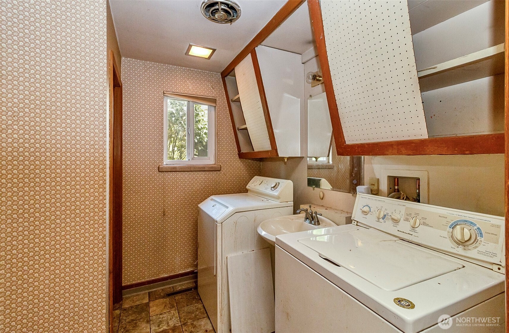 12042 14th Avenue Property Photo 10