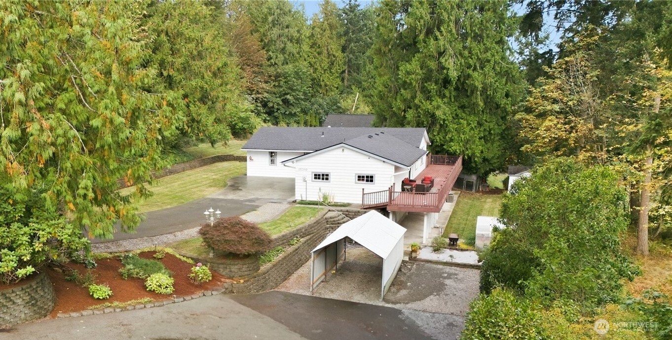 17209 45th St Property Photo 1