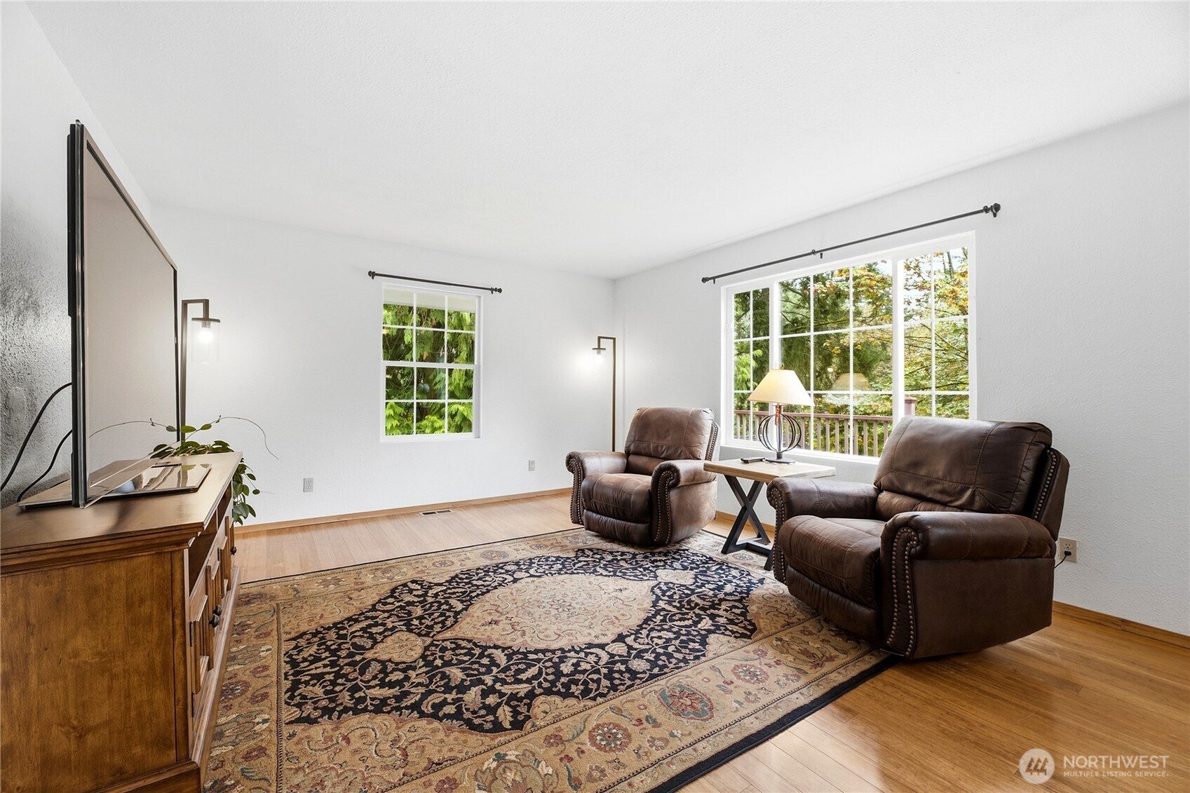 17209 45th St Property Photo 5
