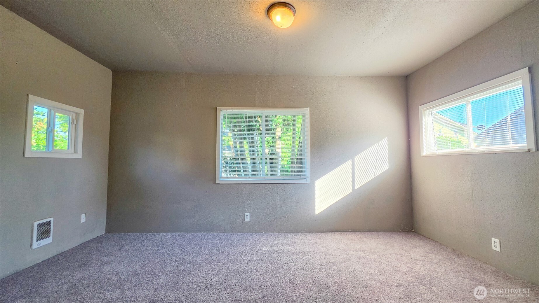 513 W 2nd Street Property Photo 13