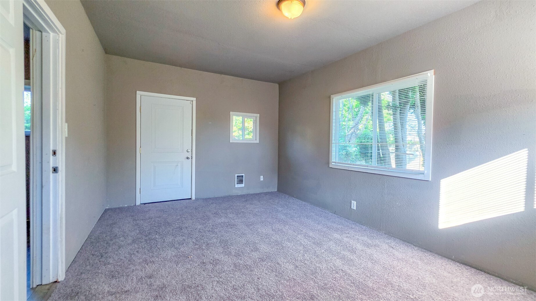513 W 2nd Street Property Photo 14