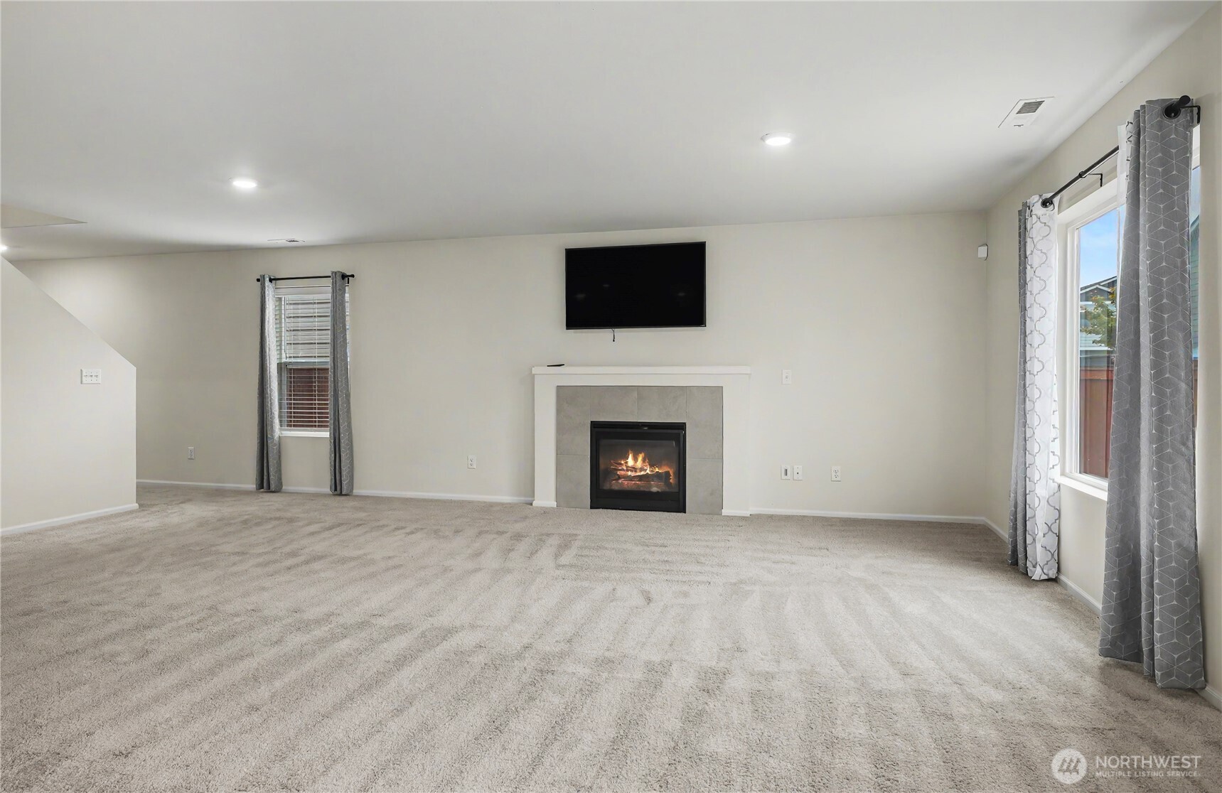 9118 Lady Slipper Street Property Photo 8