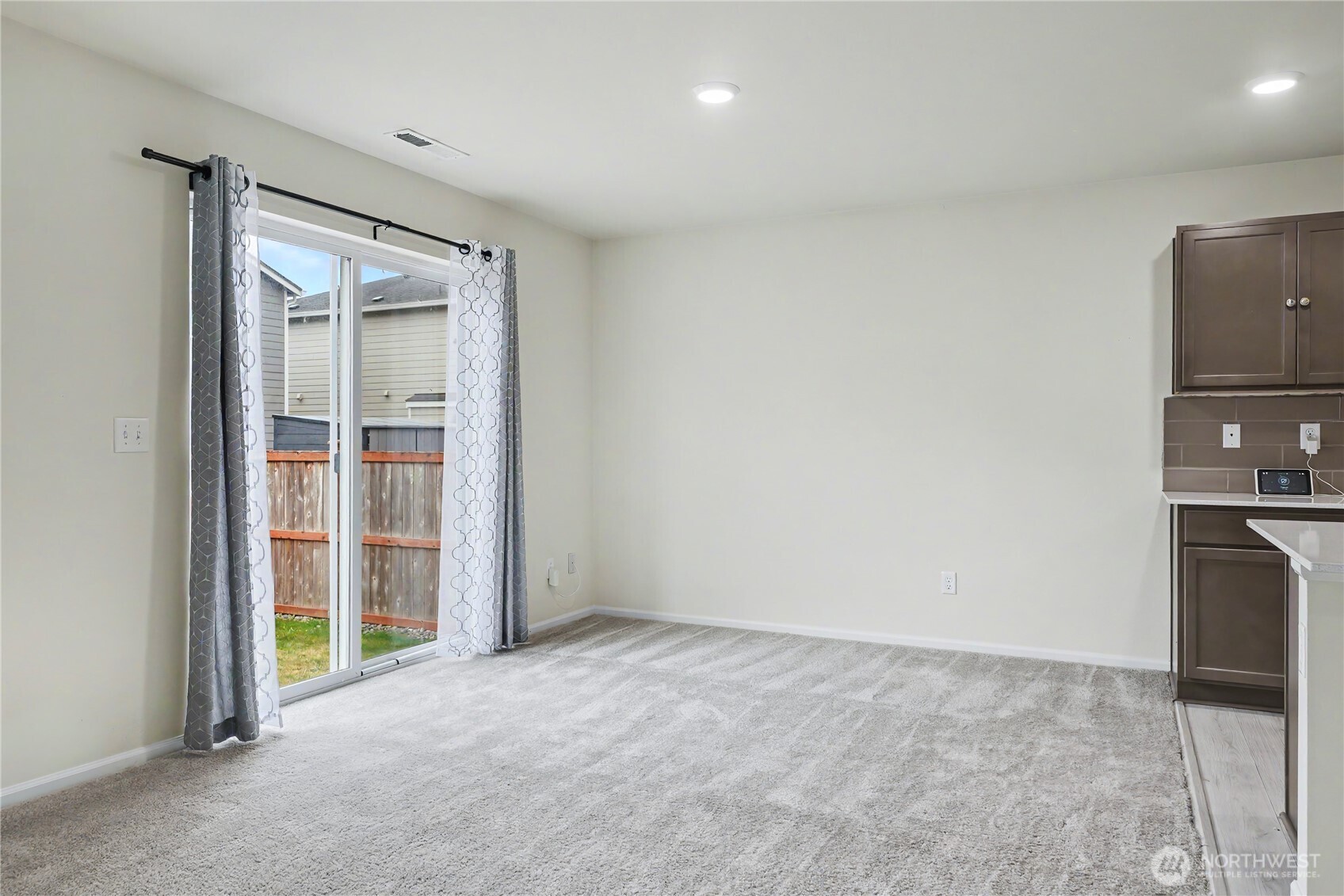 9118 Lady Slipper Street Property Photo 10