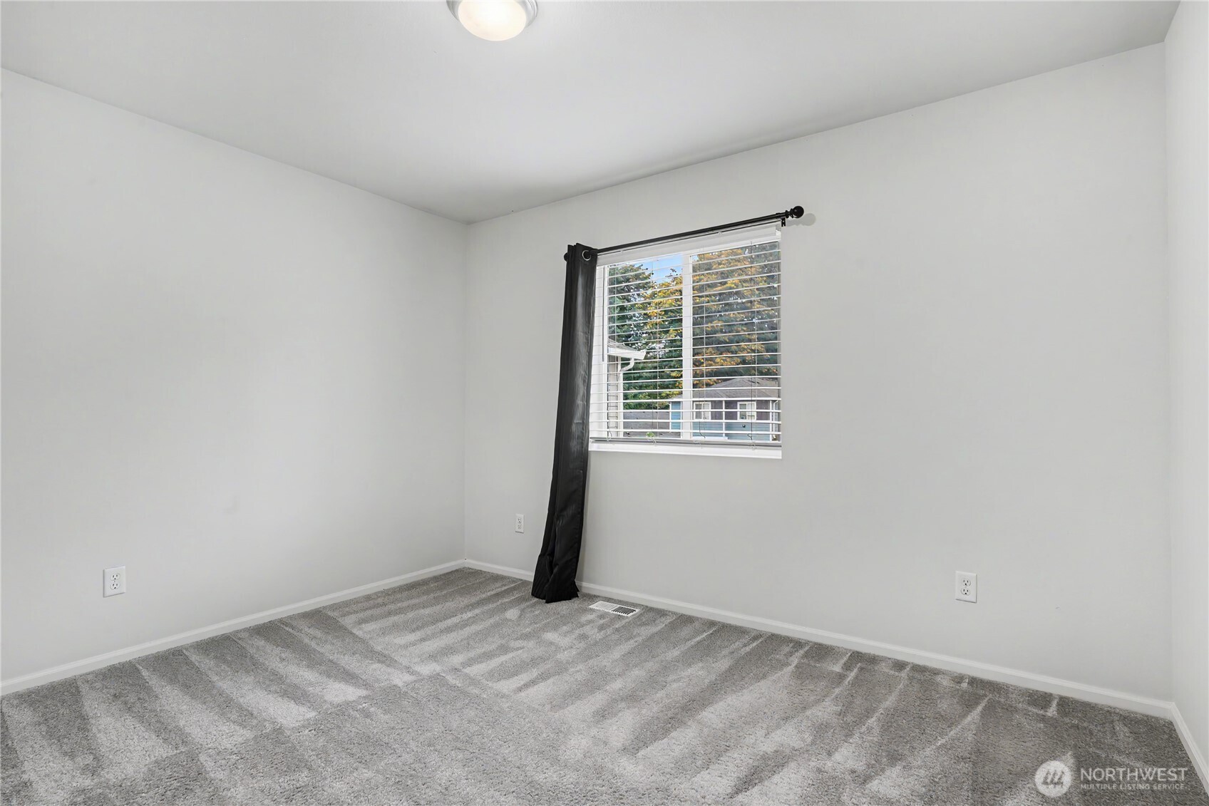 9118 Lady Slipper Street Property Photo 24