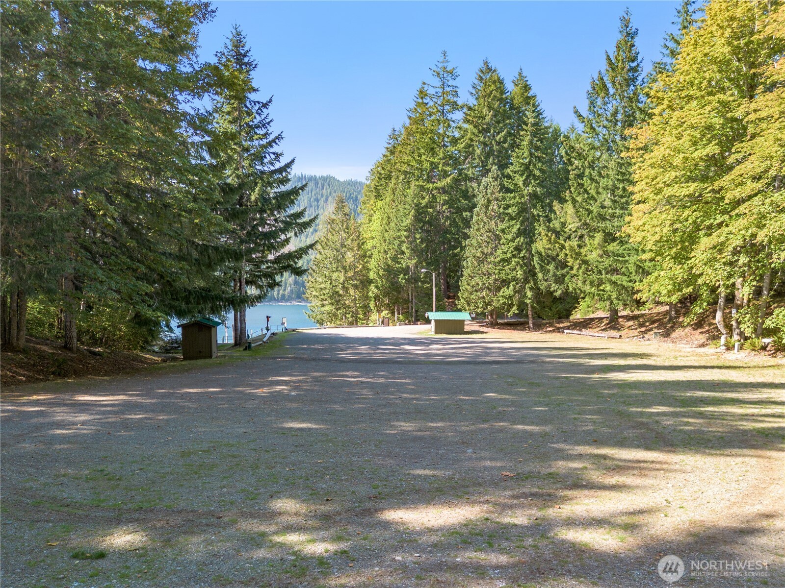 100 N Deer Lane Property Photo 4