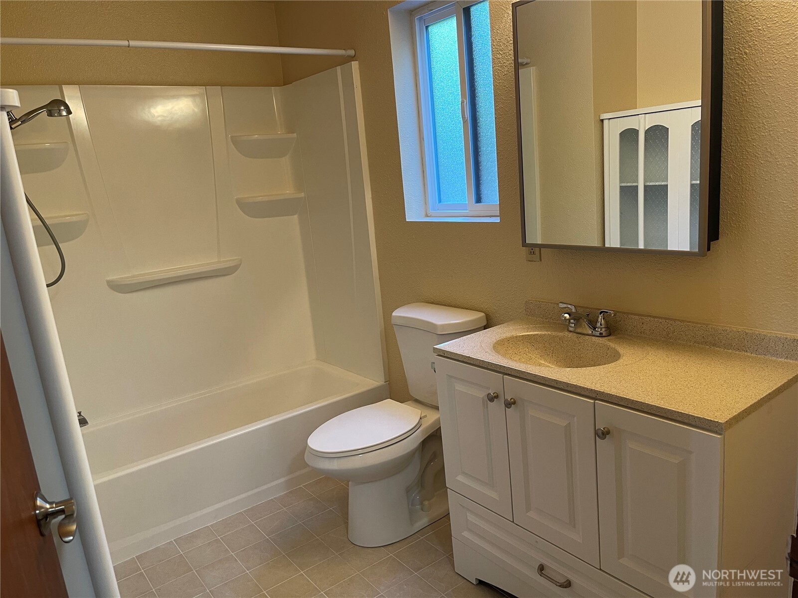 2140 Inverness Way Property Photo 13