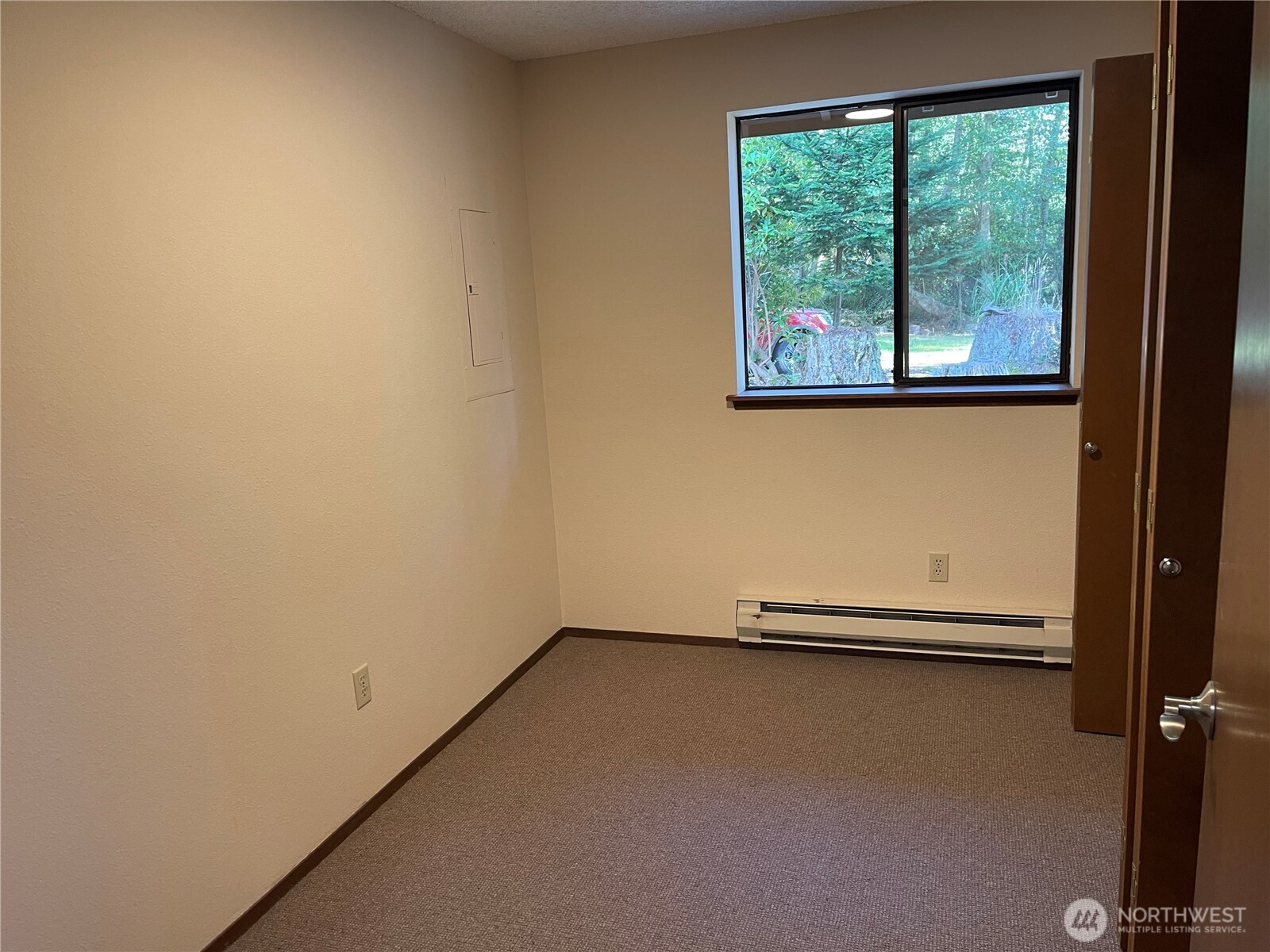 2140 Inverness Way Property Photo 16