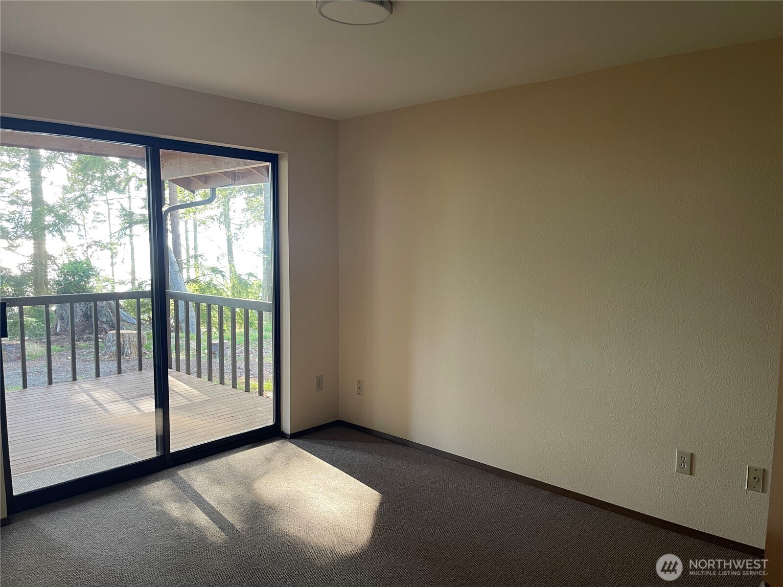 2140 Inverness Way Property Photo 17
