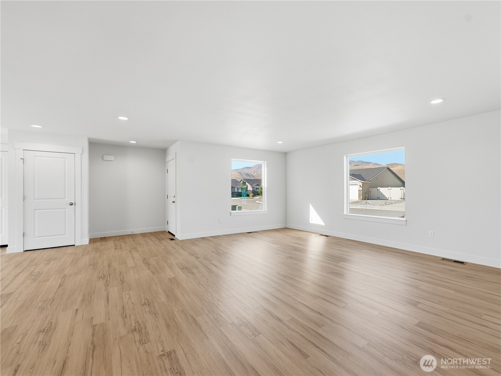 201 Salmon Drive Property Photo 6