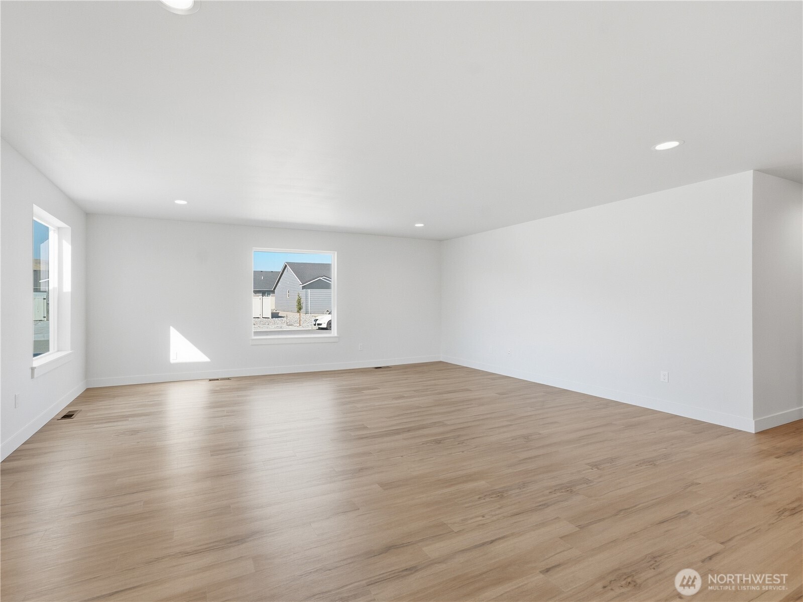 201 Salmon Drive Property Photo 7