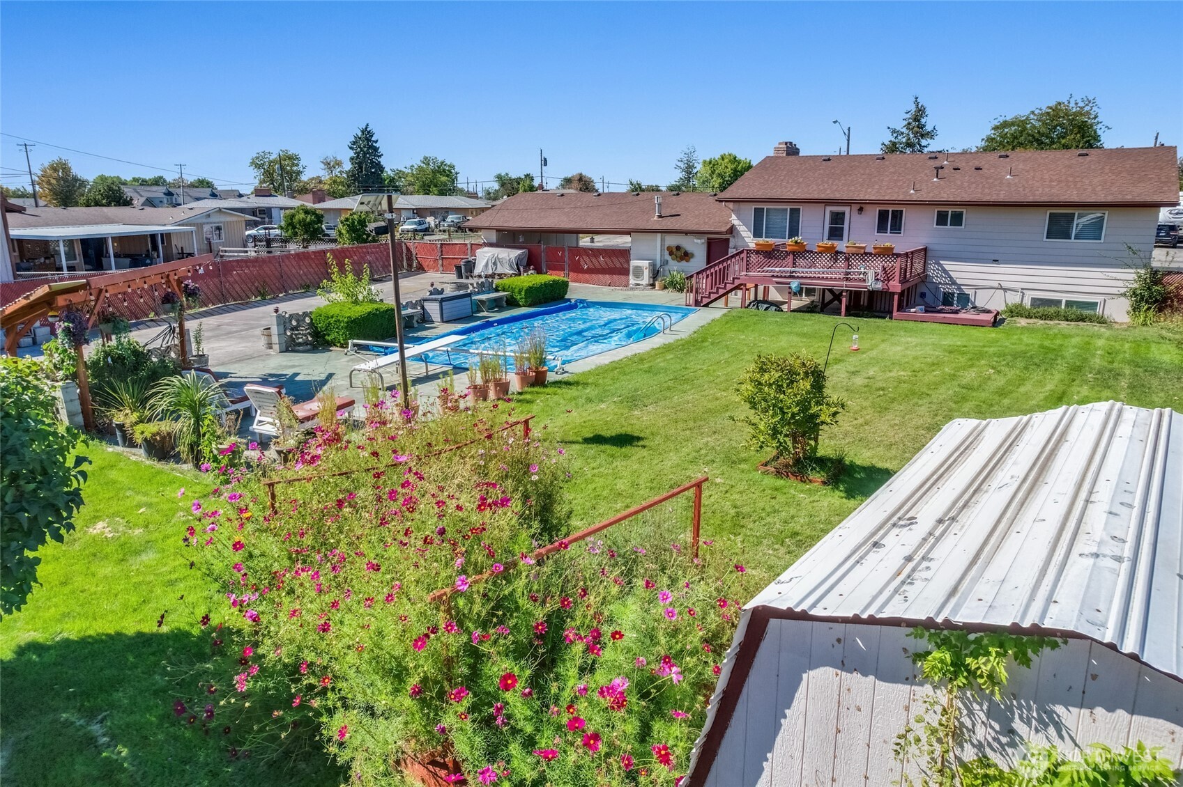 917 S Dahlia Drive Property Photo 3
