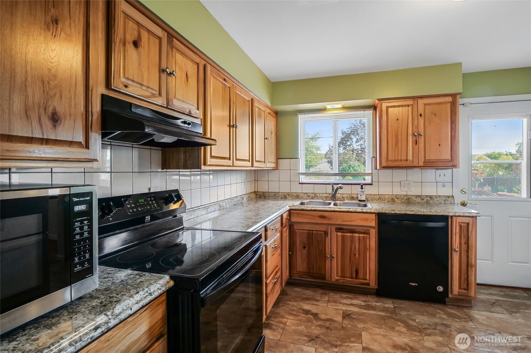 917 S Dahlia Drive Property Photo 15