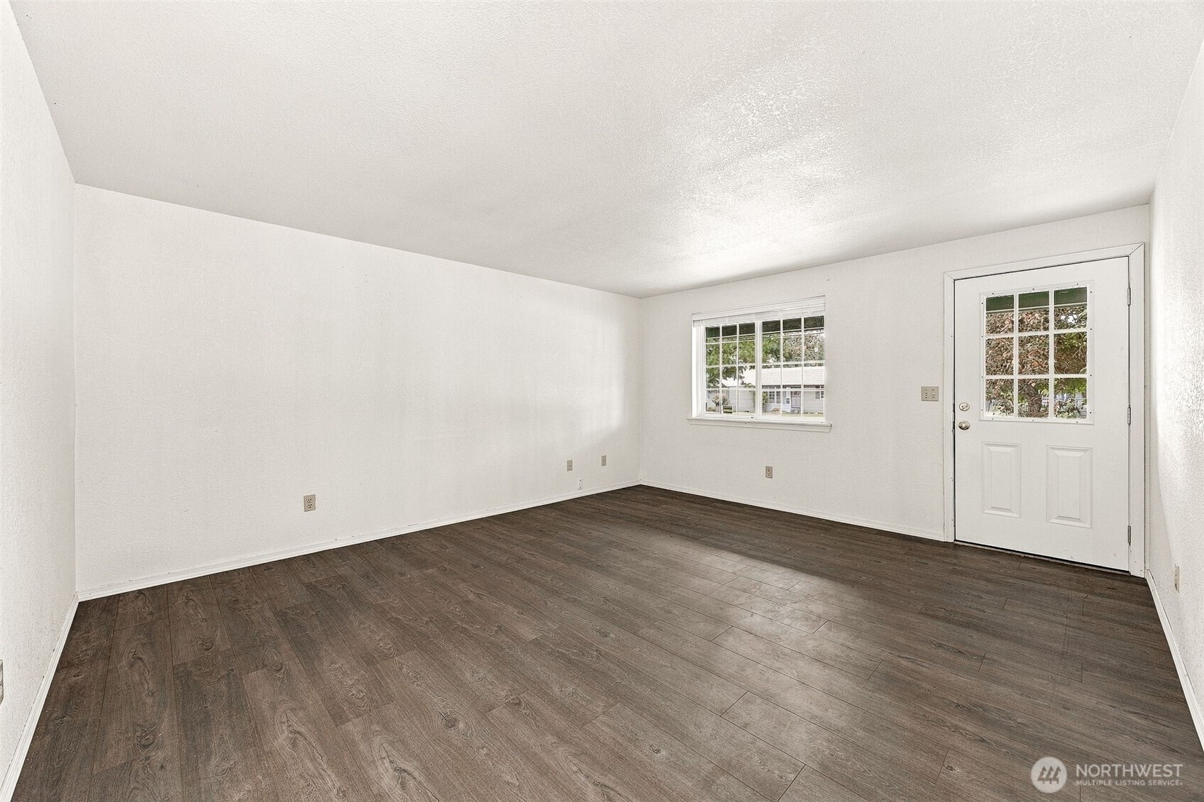 912 Marion Street Property Photo 3