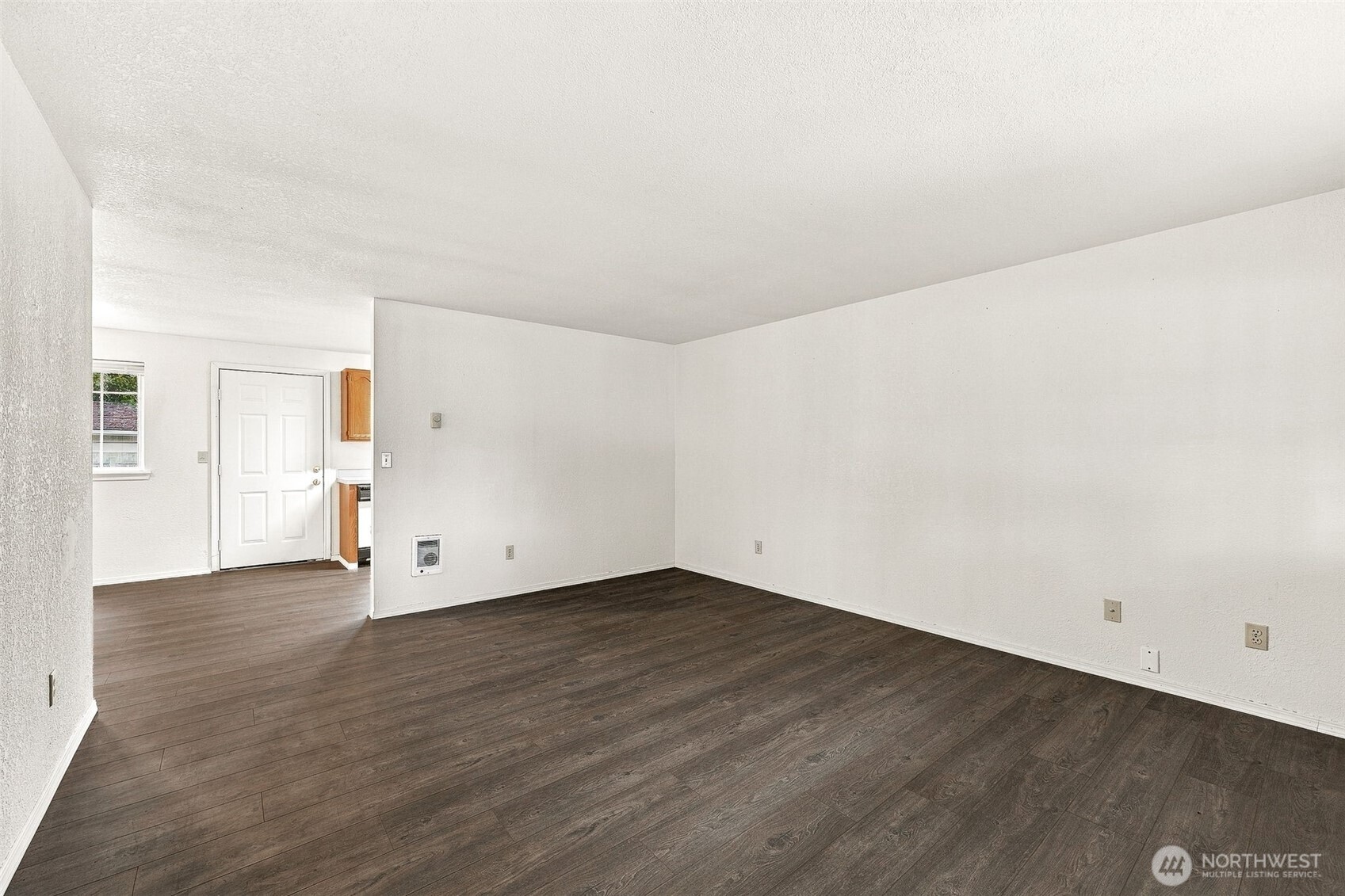 912 Marion Street Property Photo 4