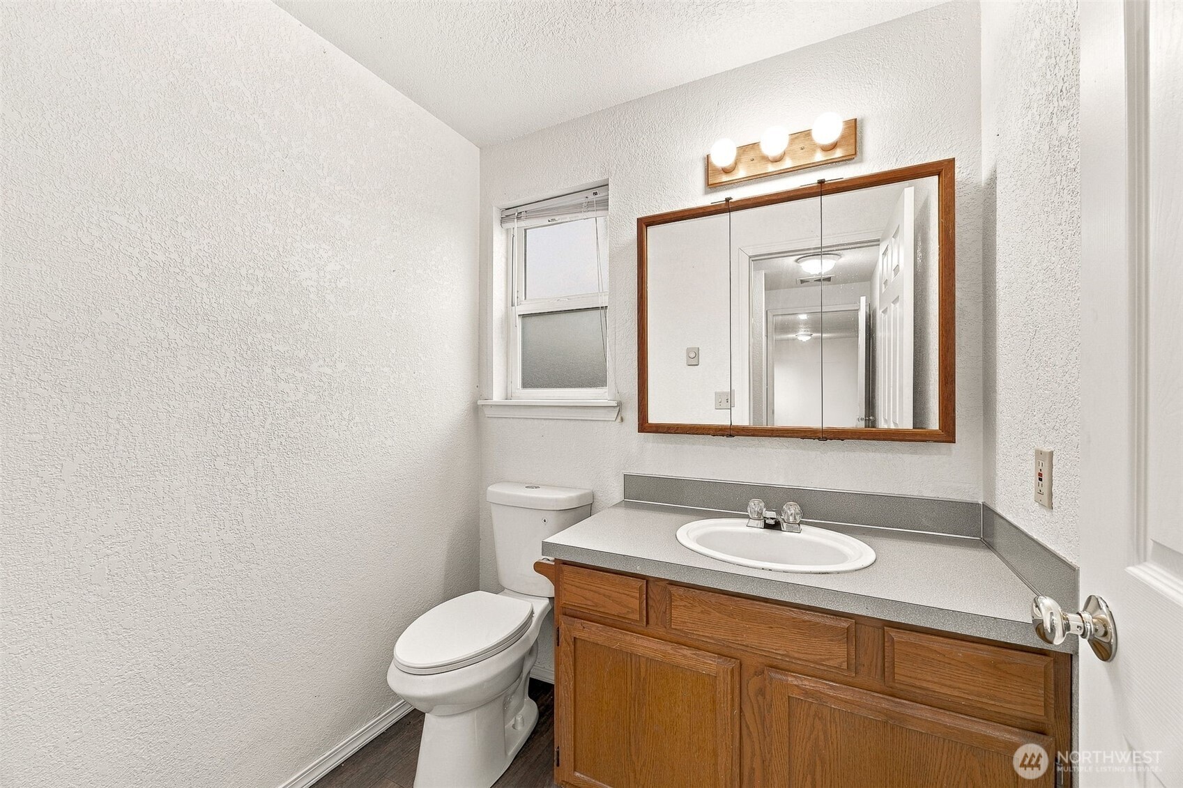 912 Marion Street Property Photo 11