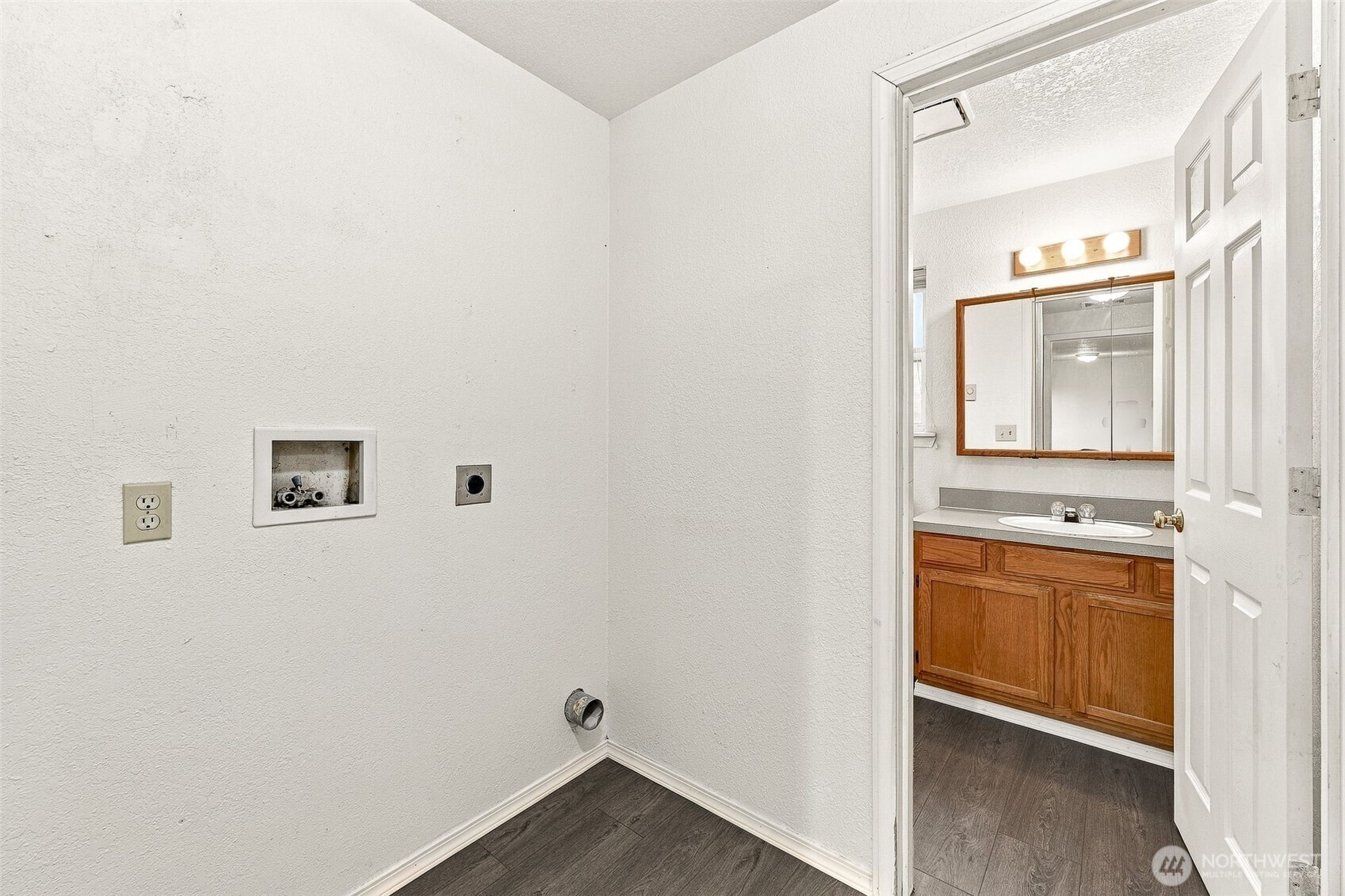 912 Marion Street Property Photo 13