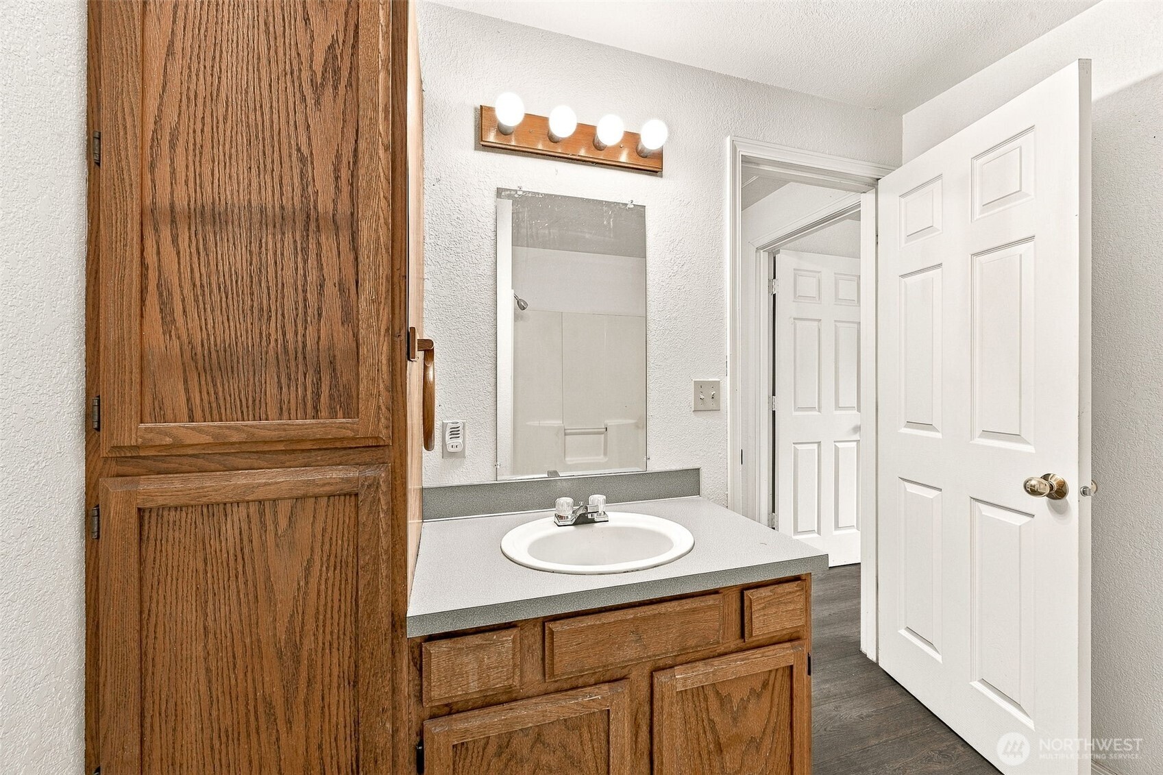 912 Marion Street Property Photo 14