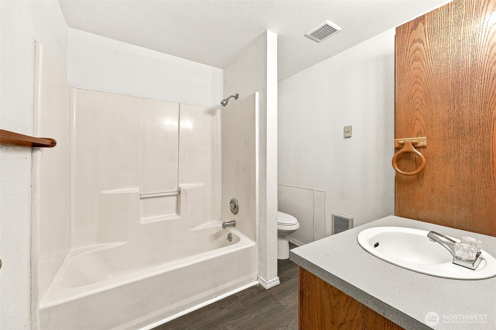 912 Marion Street Property Photo 15