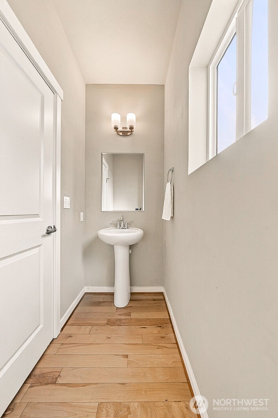 6337 Victoria Avenue Property Photo 3