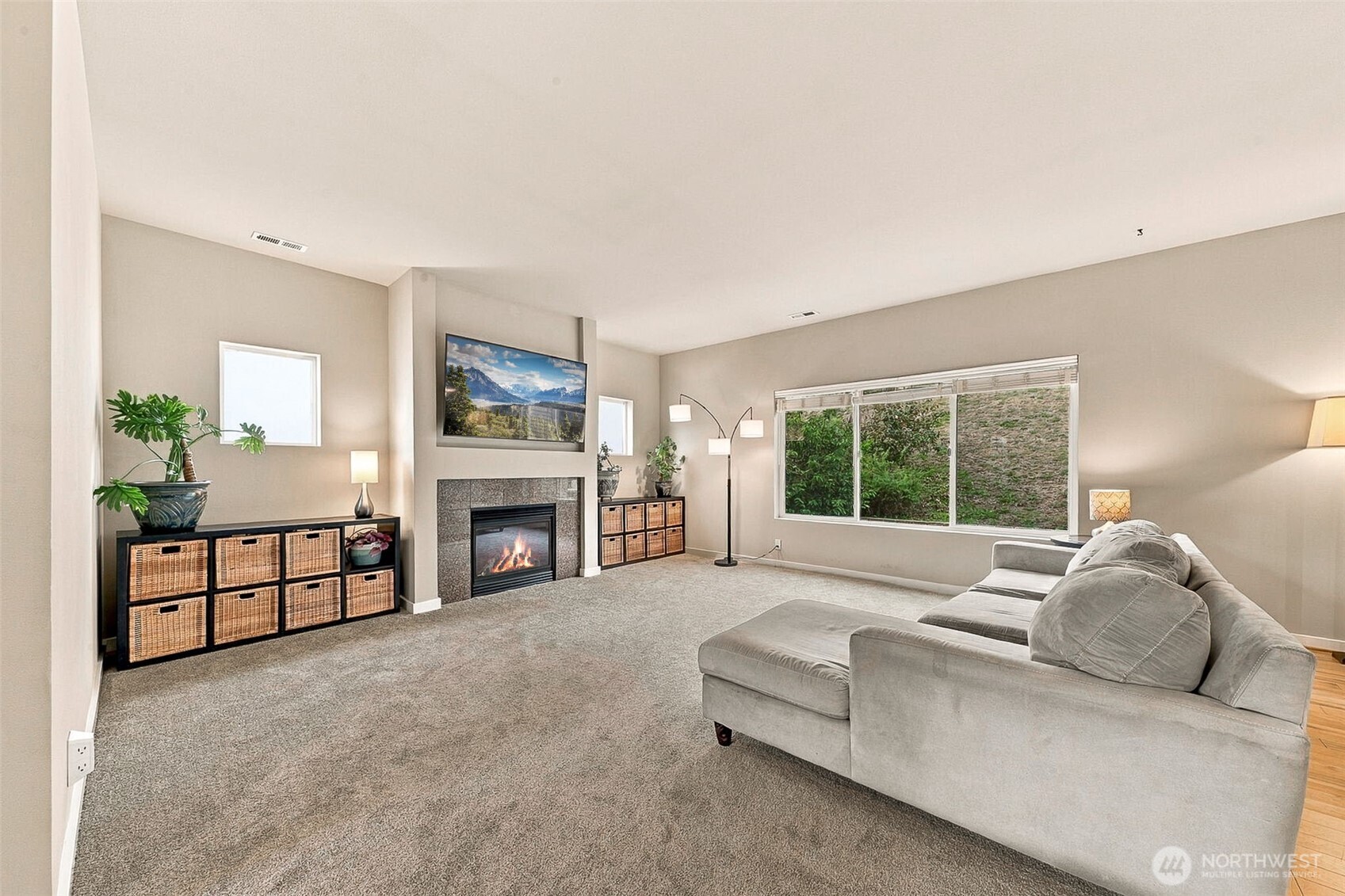 6337 Victoria Avenue Property Photo 4