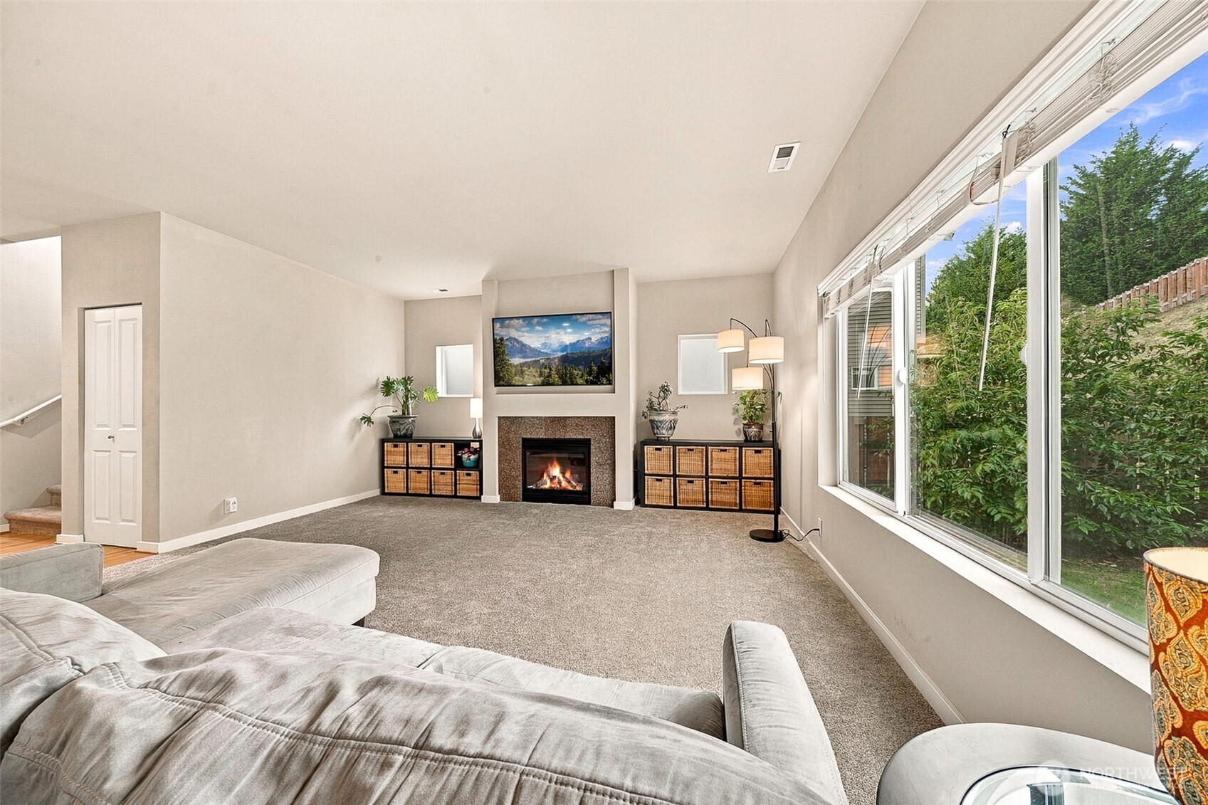 6337 Victoria Avenue Property Photo 5
