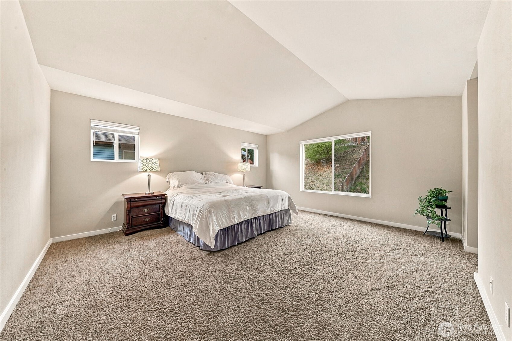 6337 Victoria Avenue Property Photo 13