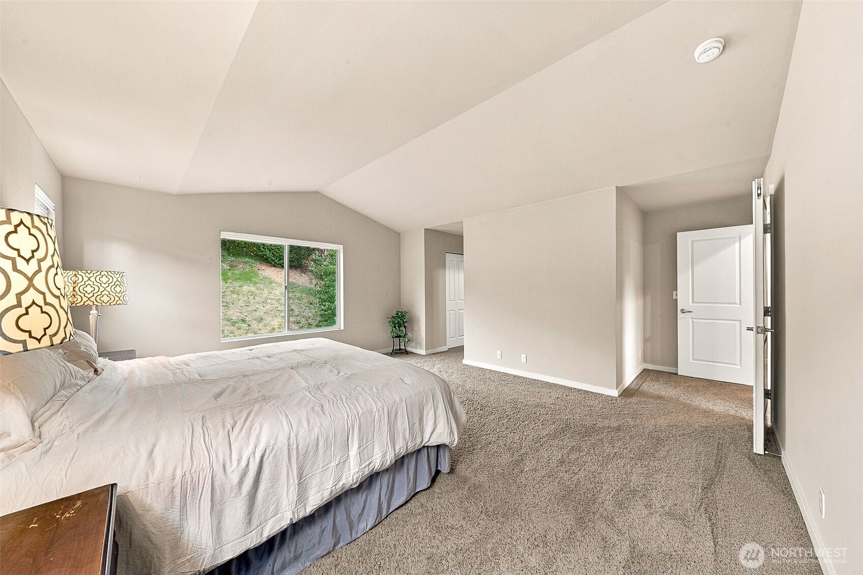 6337 Victoria Avenue Property Photo 14