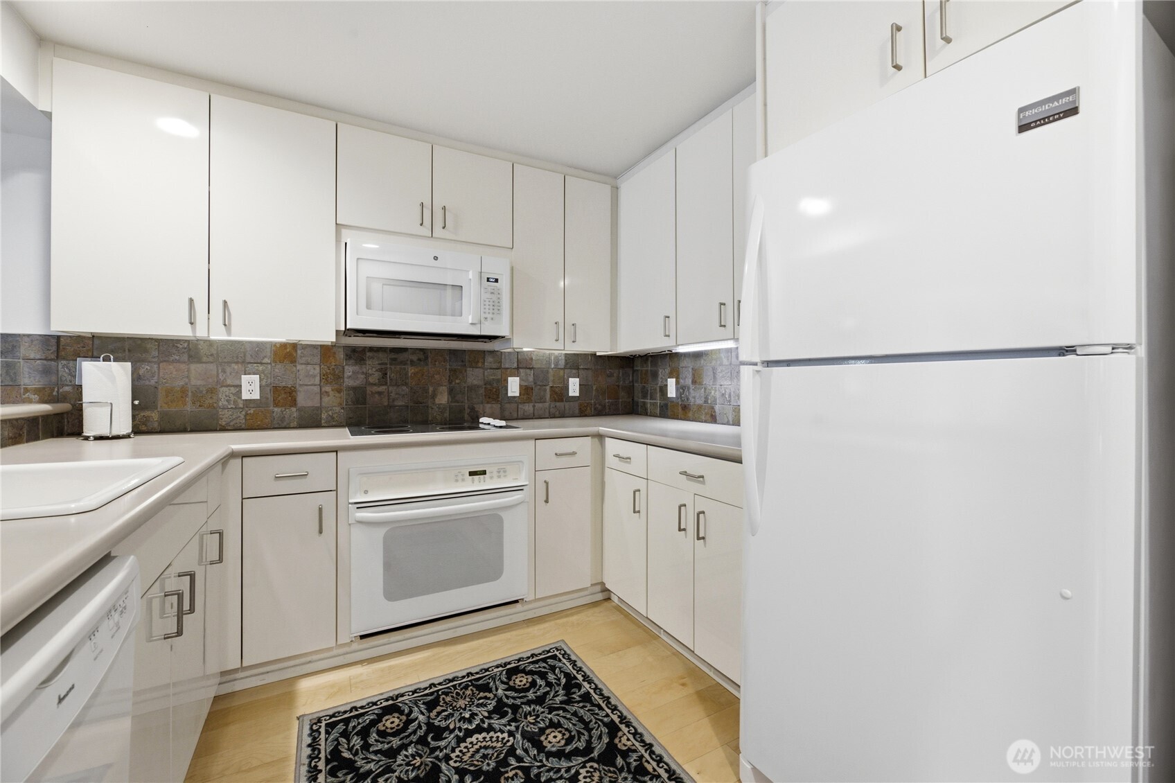 1 Broadway 202 Property Photo 8
